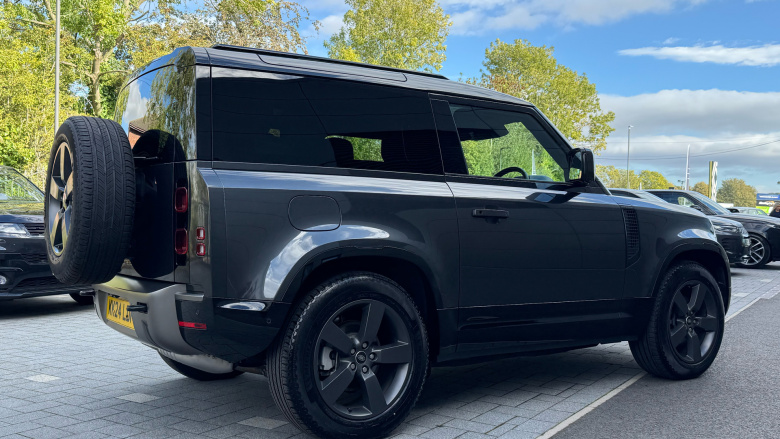 Land Rover Defender 3.0 D250 X-Dynamic HSE 90 3dr Auto Diesel Estate